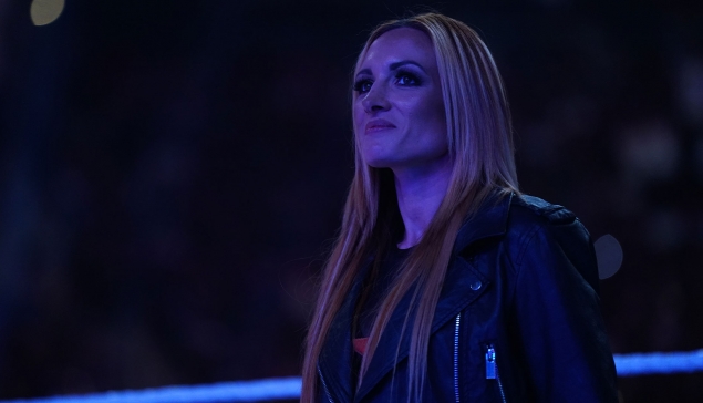 Pourquoi Becky Lynch et Trish Stratus ont-elles été retirées de SummerSlam ?