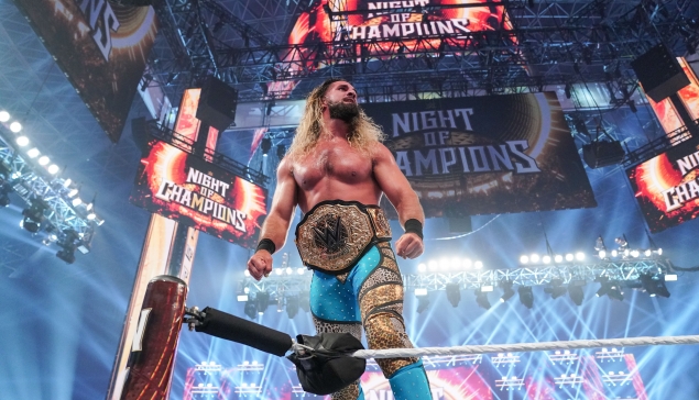 Seth Rollins franchit une première étape en tant que champion World Heavyweight