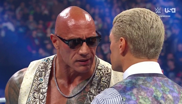 Qu'est-ce que The Rock a murmuré à Cody Rhodes à WWE RAW le 25 mars ?