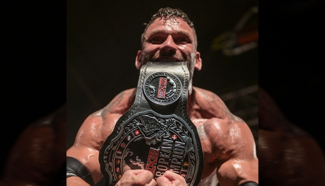 Mike D Vecchio devient champion Européen de la wXw