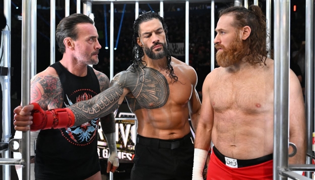 Ce qu'on n'a pas vu entre Roman Reigns et CM Punk aux Survivor Series WarGames