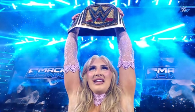 WWE SmackDown : Tiffany Stratton crée la surprise et devient championne