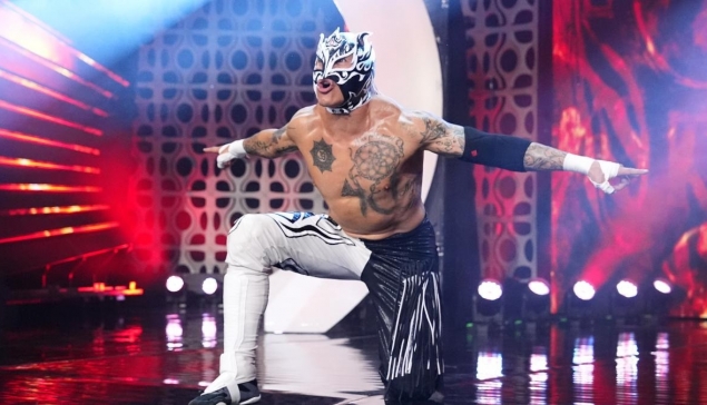 Rey Fenix signe officiellement avec la WWE