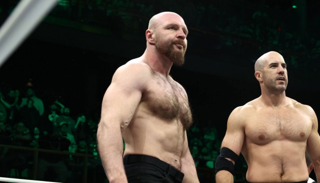 AEW Dynamite : Jon Moxley devra défendre son titre avant Double or Nothing