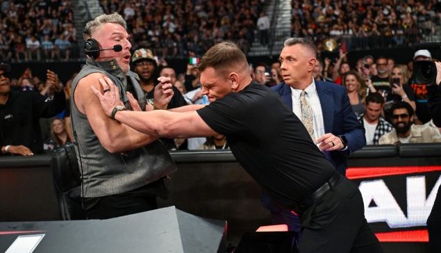 Gunther suspendu de RAW après son altercation avec McAfee et Cole