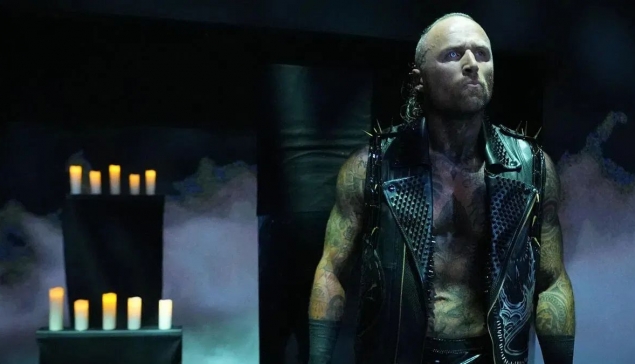 Aleister Black avoue avoir demandé souvent des conseils à Bray Wyatt pour des idées créatives 